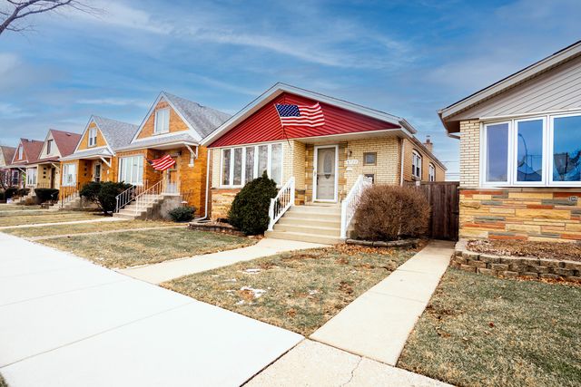 5734 S Melvina Avenue, Chicago, IL 60638