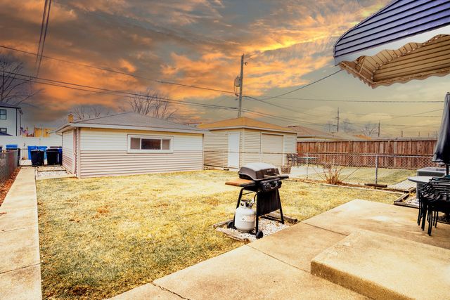 5734 S Melvina Avenue, Chicago, IL 60638