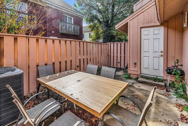 305 21st Ave S Apt 113, Myrtle Beach, SC 29577