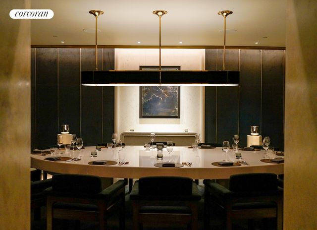 100 E 53rd St Ph, New York City, NY 10022