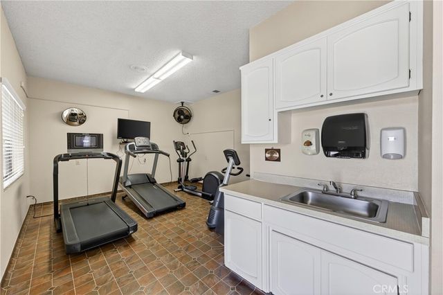910 Deerwood, San Jacinto, CA 92583