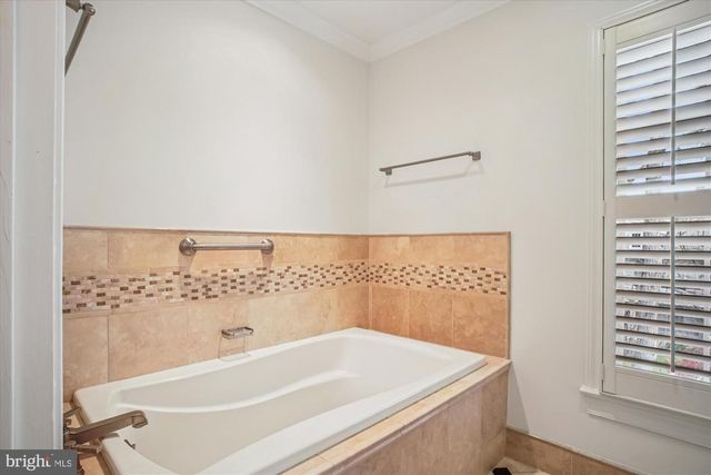 4500 35TH RD N, Arlington, VA 22207