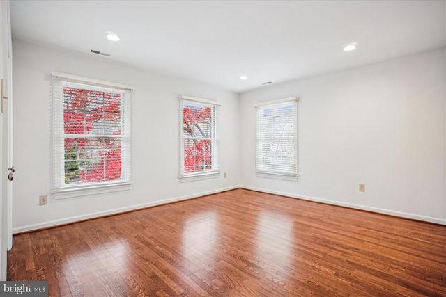 4500 35TH RD N, Arlington, VA 22207