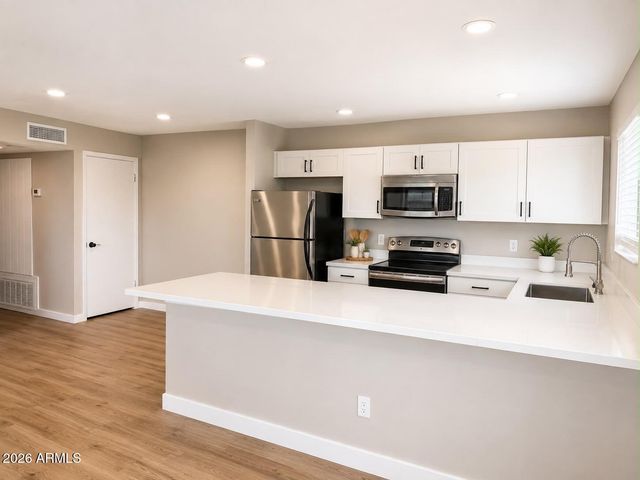 4756 E MORELAND Street, Phoenix, AZ 85008