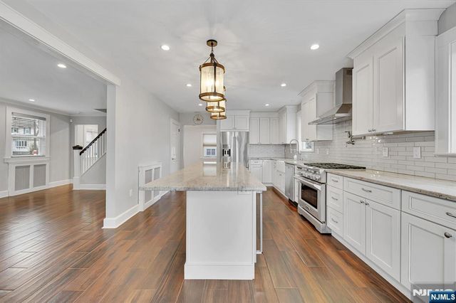 346 Carmita, Rutherford, NJ 07070