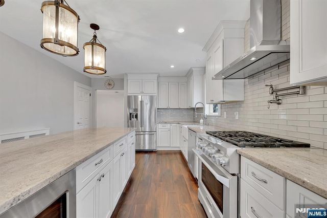346 Carmita, Rutherford, NJ 07070