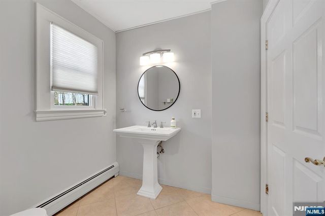 346 Carmita, Rutherford, NJ 07070