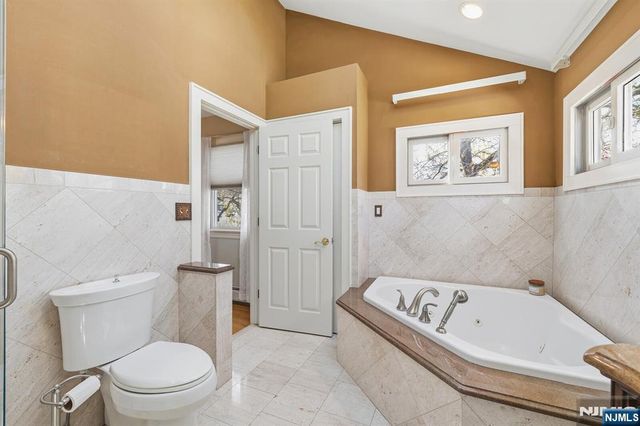346 Carmita, Rutherford, NJ 07070