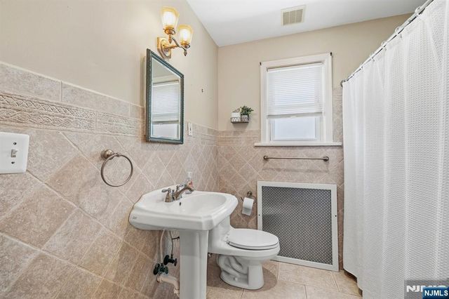 346 Carmita, Rutherford, NJ 07070