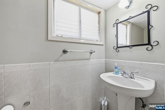 346 Carmita, Rutherford, NJ 07070