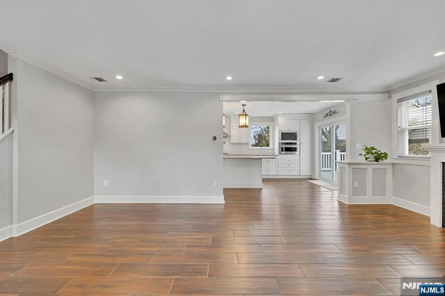 346 Carmita, Rutherford, NJ 07070