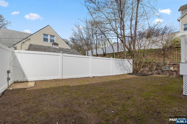 346 Carmita, Rutherford, NJ 07070