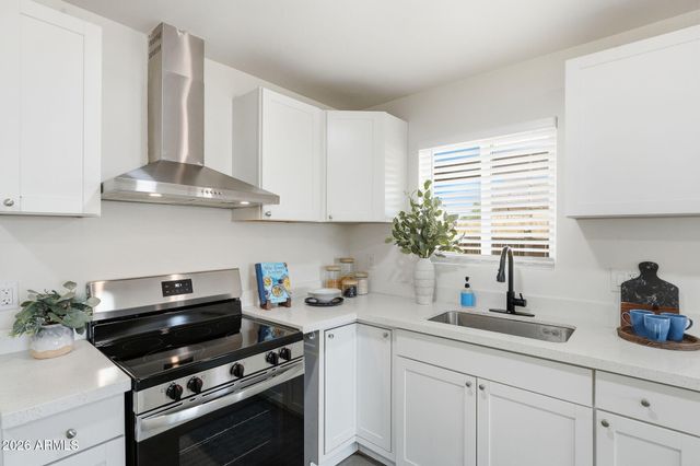 3710 W LATHAM Street, Phoenix, AZ 85009