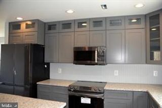 9 WHISKEY TRAIL LN, Berkeley Springs, WV 25411