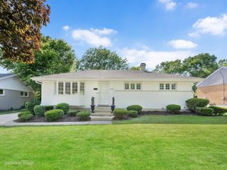 808 Delles Road, Wheaton, IL 60189