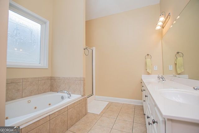 3 Gables Way, Newnan, GA 30265