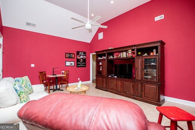 3 Gables Way, Newnan, GA 30265