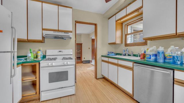 910 N 4th STREET, Sheboygan, WI 53081