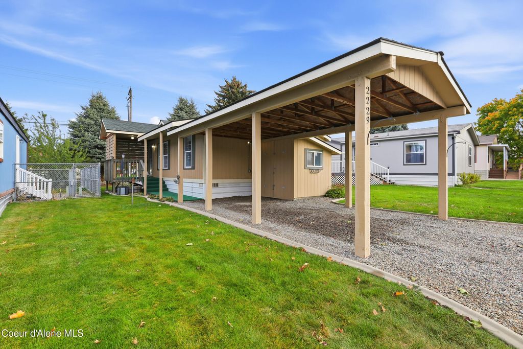 2229 W Gueneveres WAY, Post Falls, ID 83854 photo 3