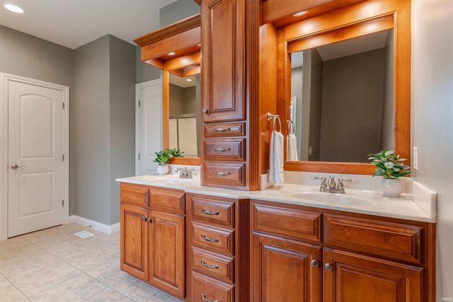 903 Uriel Court, Evansville, IN 47725