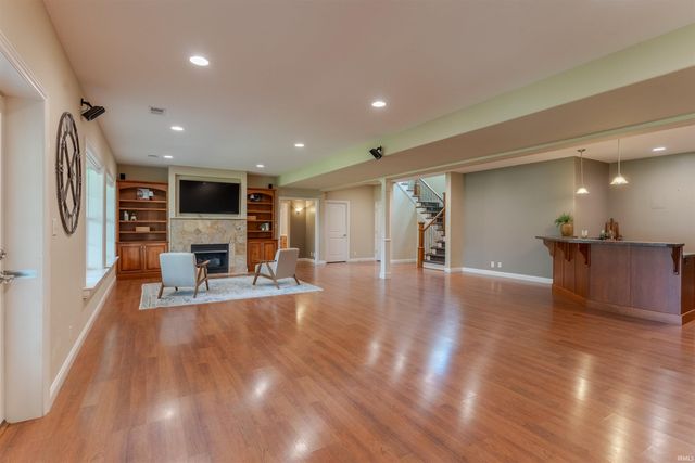 903 Uriel Court, Evansville, IN 47725