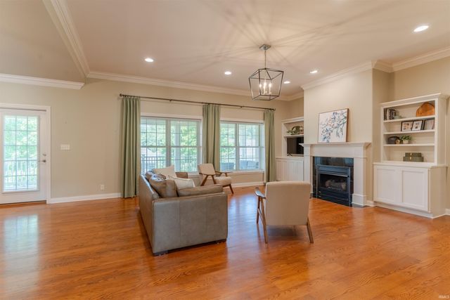 903 Uriel Court, Evansville, IN 47725