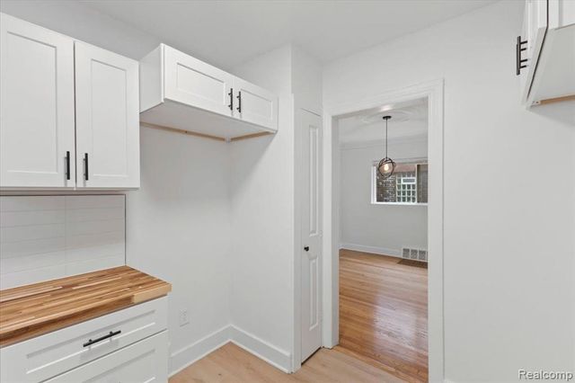 18709 San Juan Drive, Detroit, MI 48221