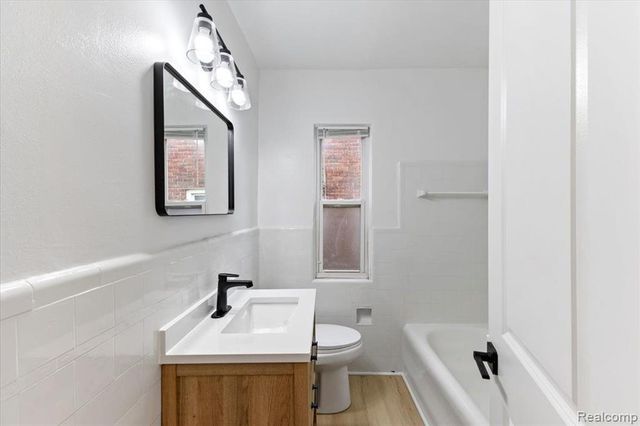 18709 San Juan Drive, Detroit, MI 48221