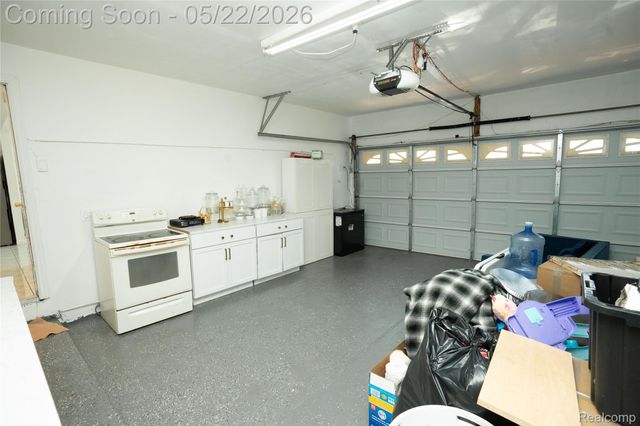 3131 Elmcrest Road, Sterling Heights, MI 48310