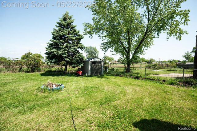 3131 Elmcrest Road, Sterling Heights, MI 48310