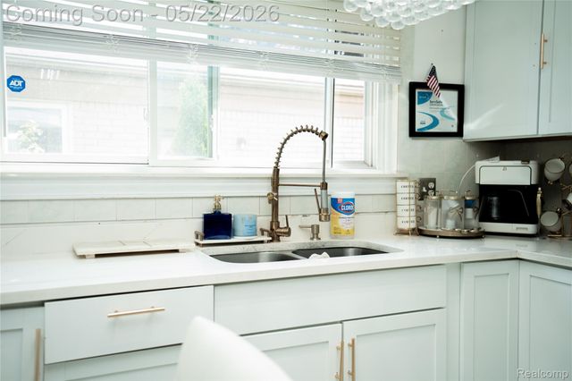 3131 Elmcrest Road, Sterling Heights, MI 48310