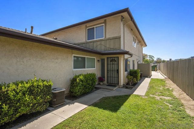 9837 Mission Gorge 3, Santee, CA 92071