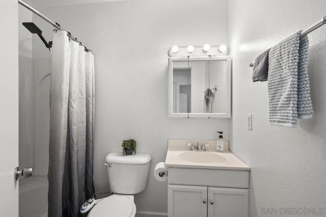 9837 Mission Gorge 3, Santee, CA 92071