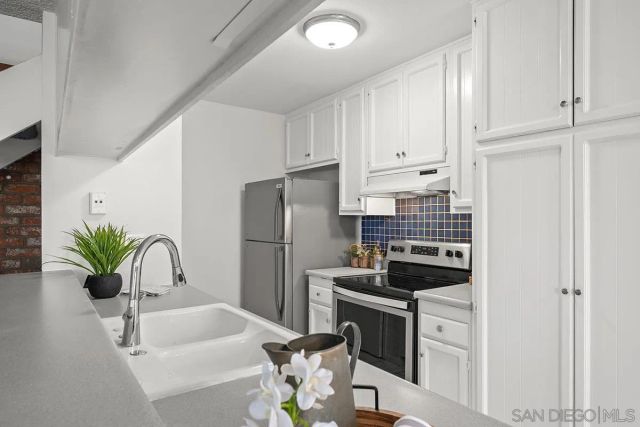 9837 Mission Gorge 3, Santee, CA 92071