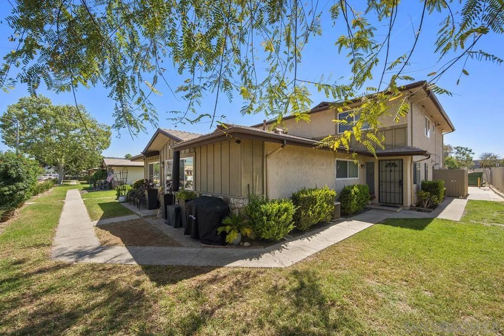 9837 Mission Gorge 3, Santee, CA 92071