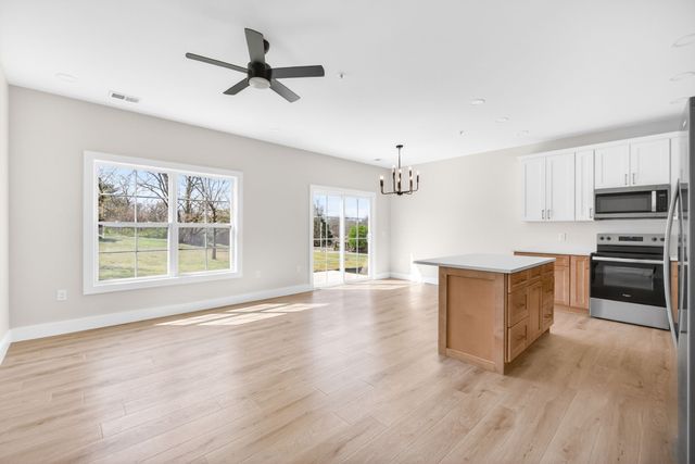 214 W Jere Whitson Rd, Cookeville, TN 38501