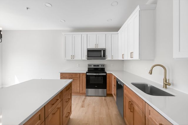 214 W Jere Whitson Rd, Cookeville, TN 38501