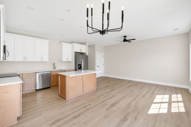 214 W Jere Whitson Rd, Cookeville, TN 38501