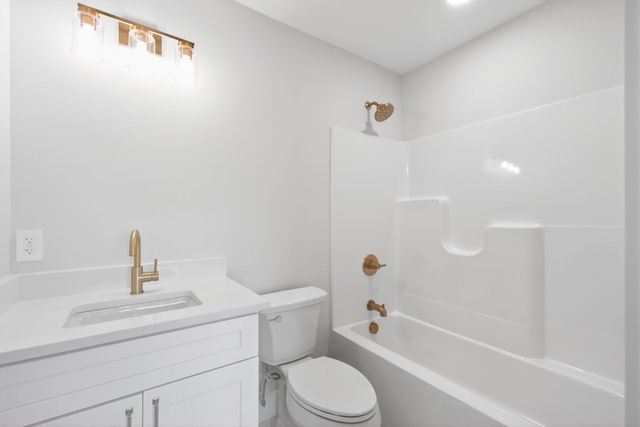 214 W Jere Whitson Rd, Cookeville, TN 38501