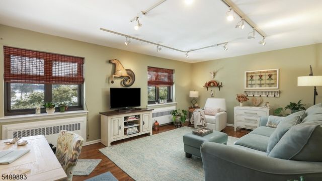 58 Sandra Circle A2, Westfield Town, NJ 07090