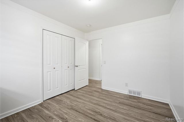 25961 Warrington Street, Dearborn Heights, MI 48127