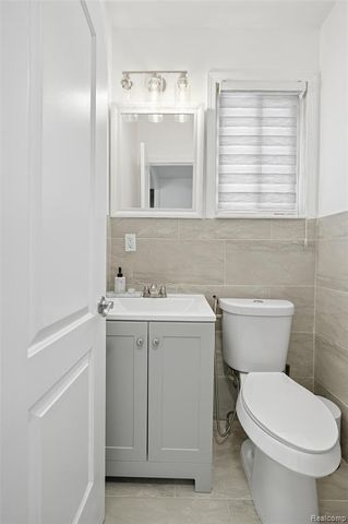 25961 Warrington Street, Dearborn Heights, MI 48127