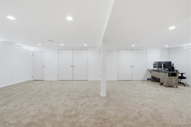 25961 Warrington Street, Dearborn Heights, MI 48127