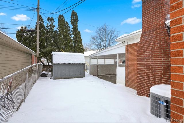 25961 Warrington Street, Dearborn Heights, MI 48127