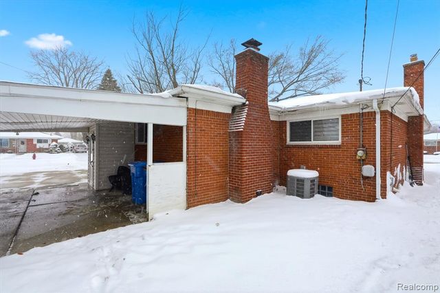 25961 Warrington Street, Dearborn Heights, MI 48127