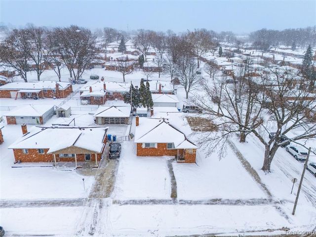 25961 Warrington Street, Dearborn Heights, MI 48127