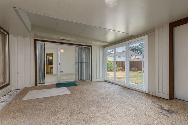 6928 Mill Falls Drive, Dallas, TX 75248