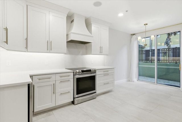 6536 MOORINGS POINT CIRCLE 101, Lakewood Ranch, FL 34202