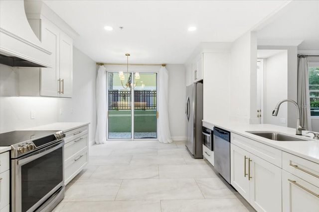 6536 MOORINGS POINT CIRCLE 101, Lakewood Ranch, FL 34202