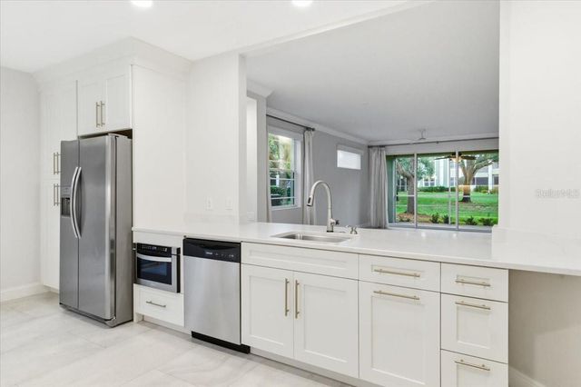 6536 MOORINGS POINT CIRCLE 101, Lakewood Ranch, FL 34202